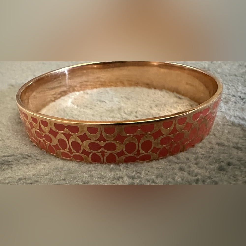 NWOT - Women’s Coach Signature Enamel Bangle color: rose gold